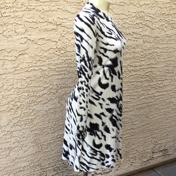 Kensie Animal Print Long Sleeve Dress - Picture 2 of 8